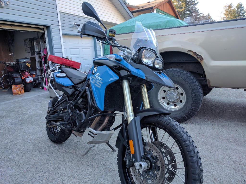 F800GS front three-quarter view on driveway